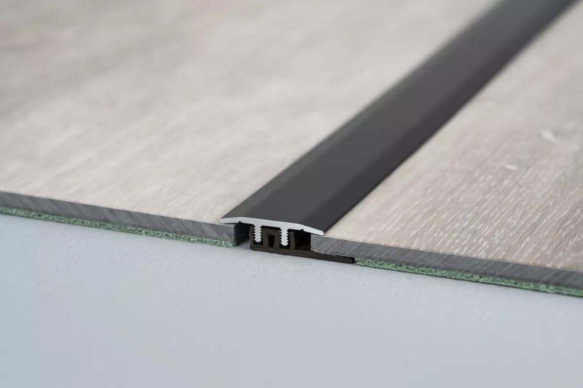 Transition profile for design floors Black anodised - 2.70 m