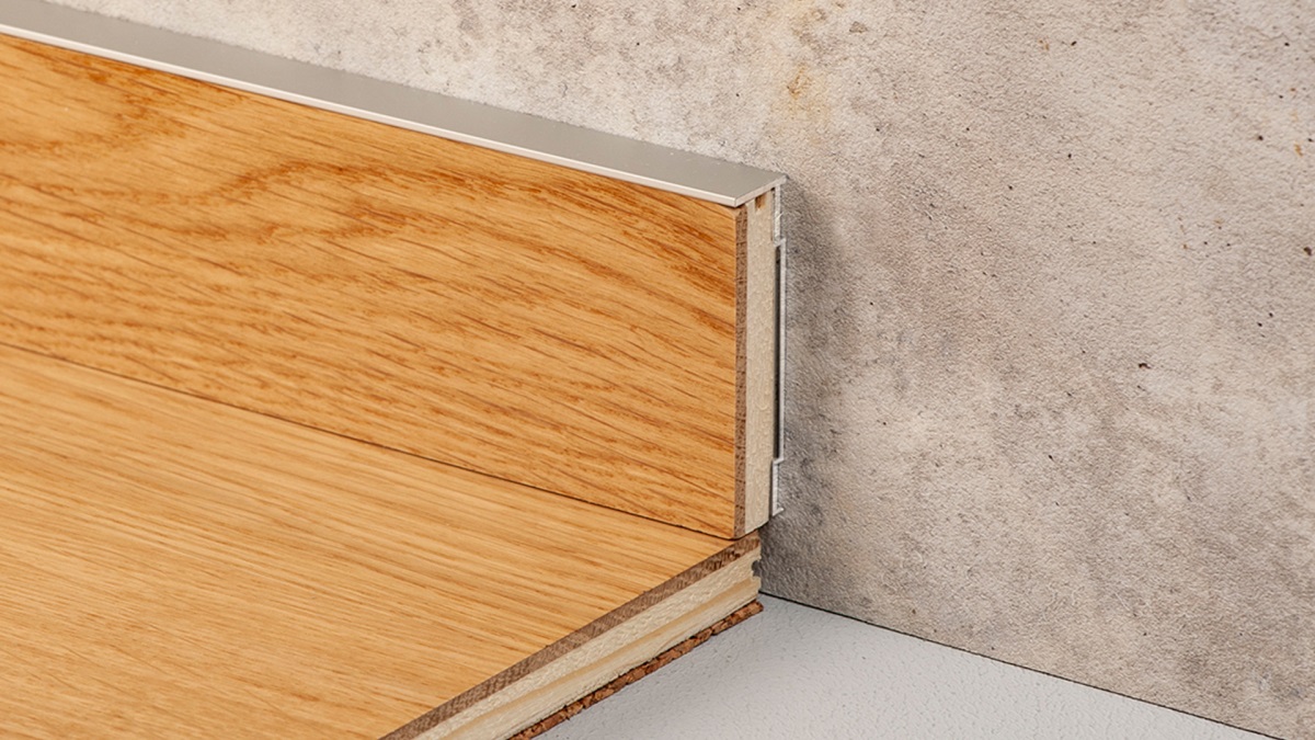 Battiscopa in alluminio per pavimenti vinile 23,5 x 60mm