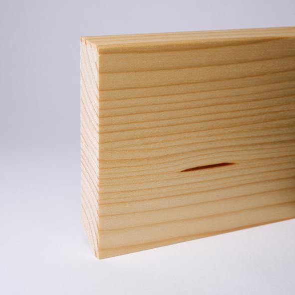 Massivholz Sockelleiste abgeschrägt 100mm - Kiefer geölt