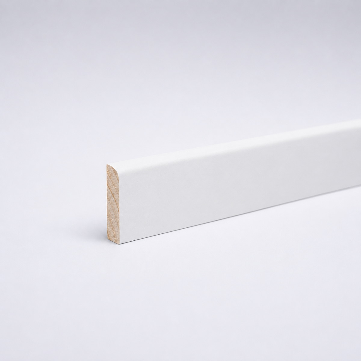 Plinthe de finition en bois massif 28 x 5 mm - Laquée blanc