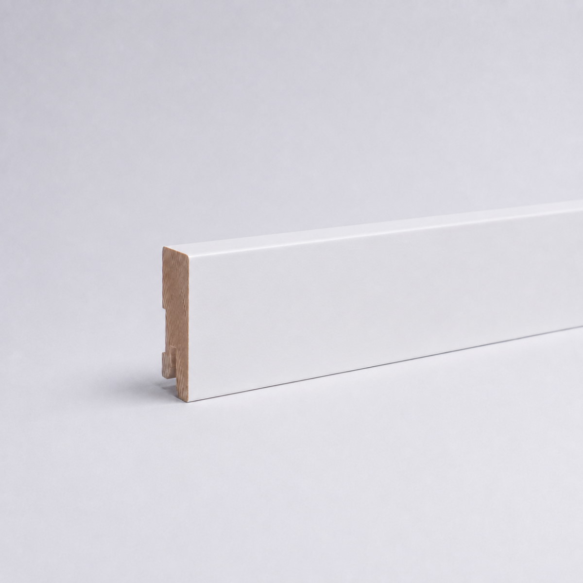 Massivholz-Sockelleiste 60 x 15 mm Rundkante R3 - Weiß RAL 9016