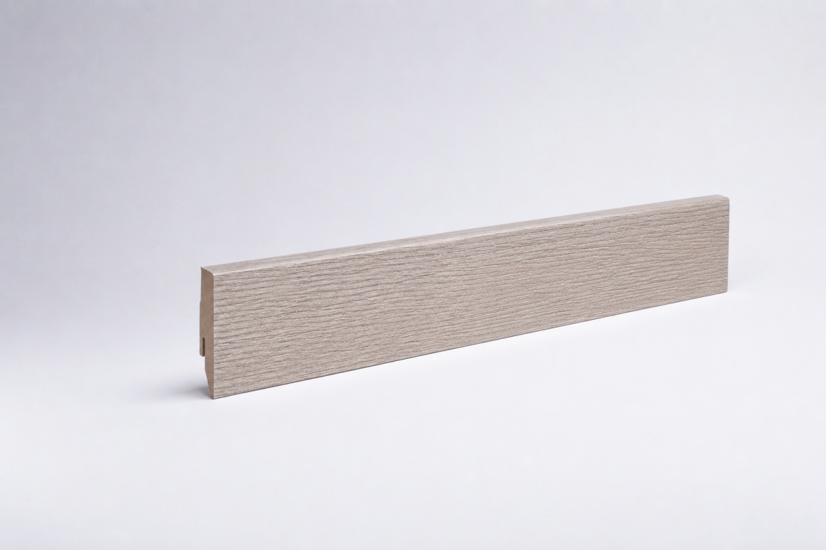 Rodapié con acabado tipo madera 60 mm, roble blanco