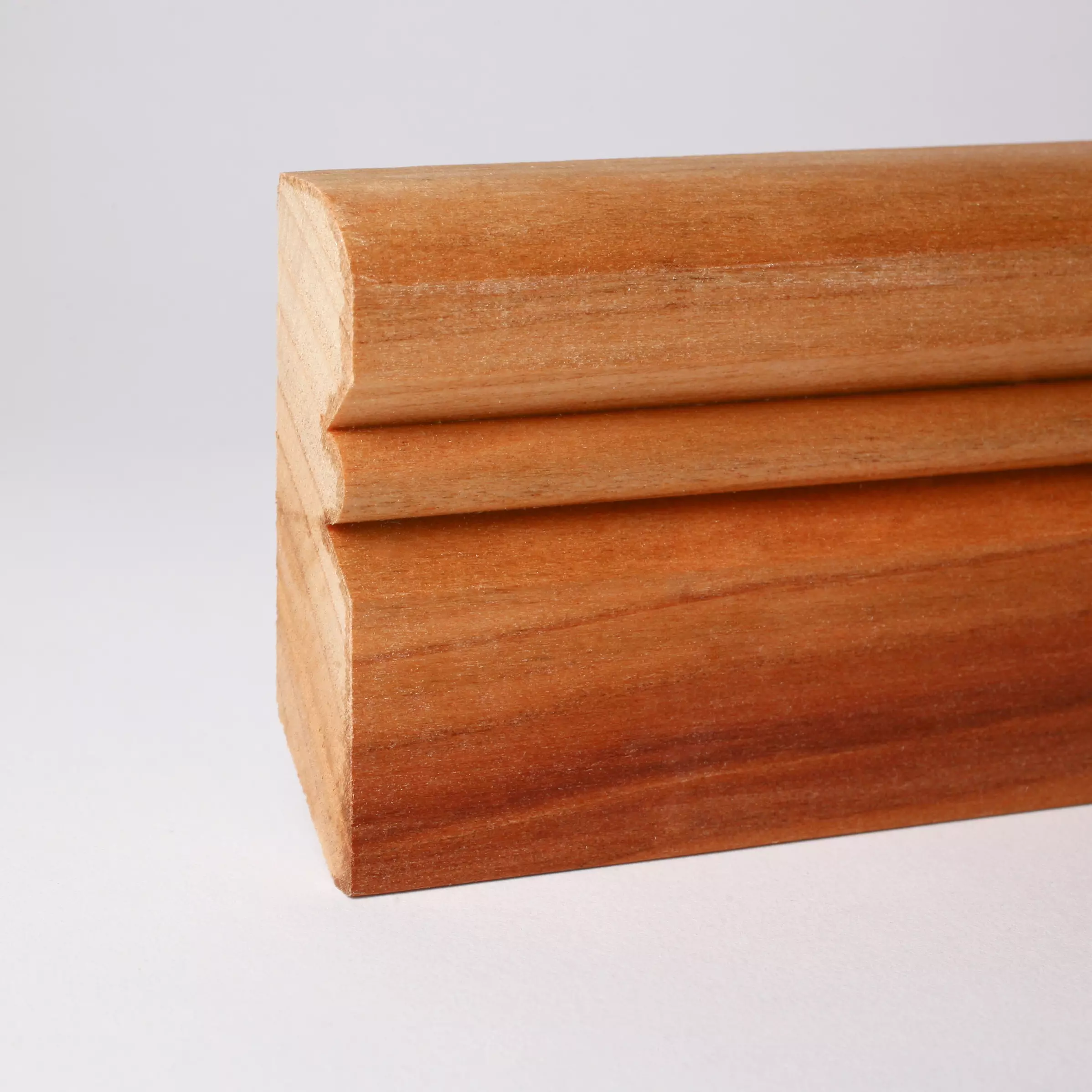 Solid wood skirting Alt Reno profile 80mm - cherry oiled