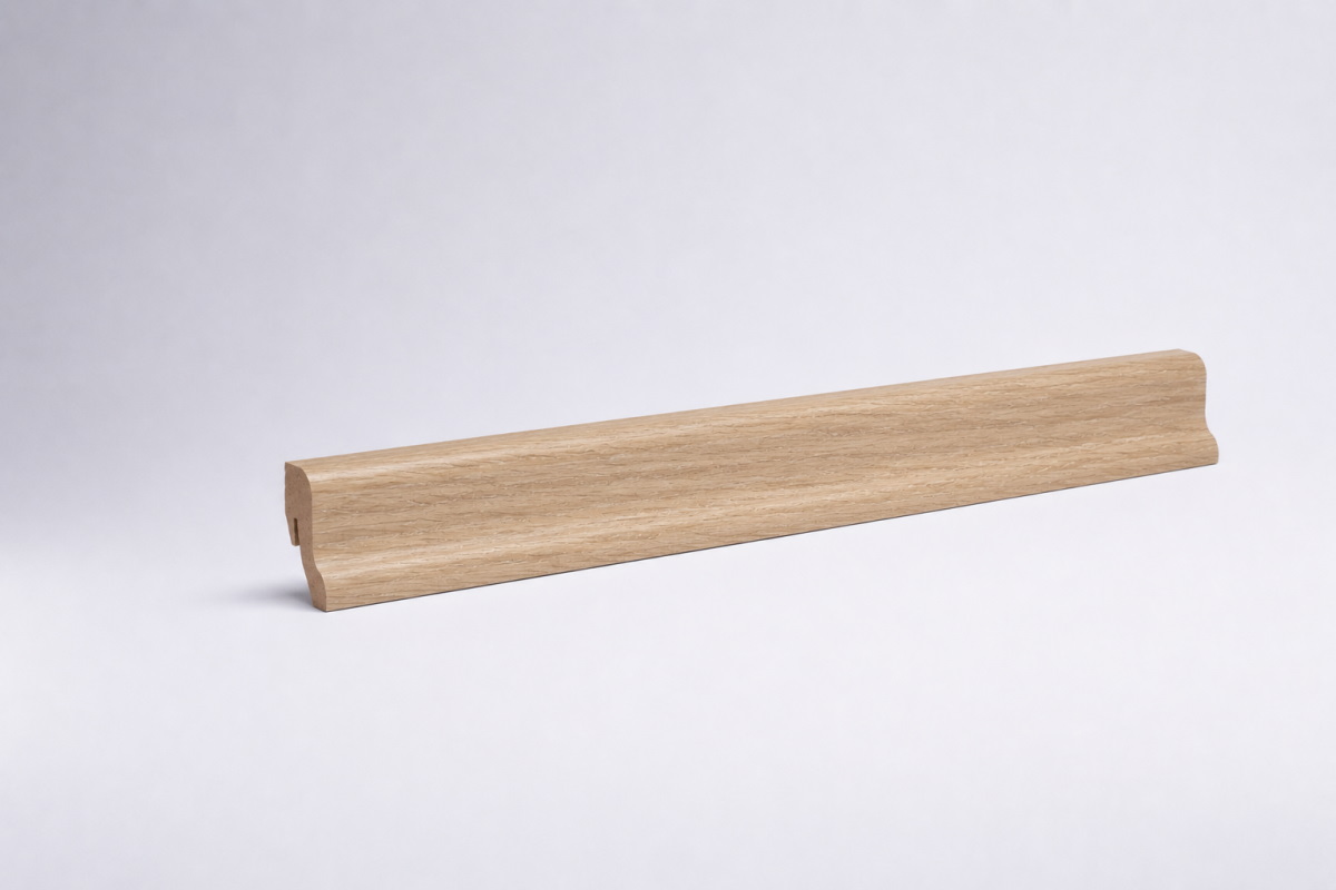 Rodapié con acabado tipo madera 40 mm, roble claro