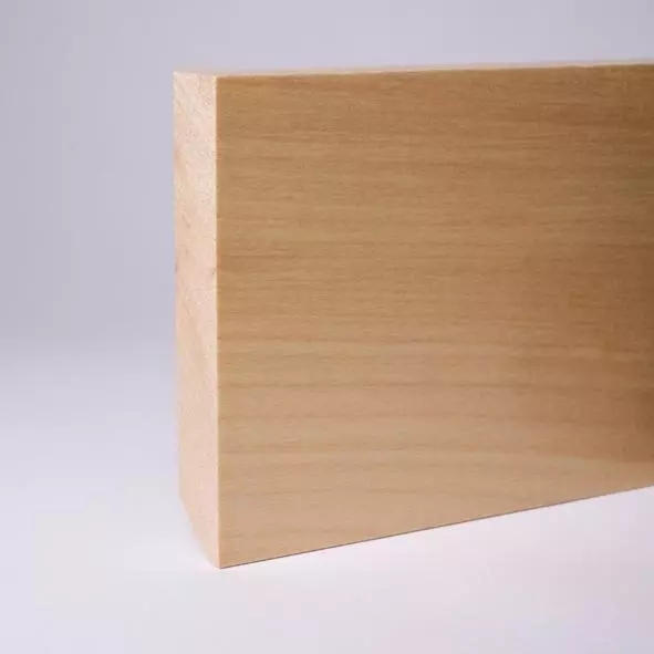 Solid wood skirting 120 mm with quadrangular varnished maple