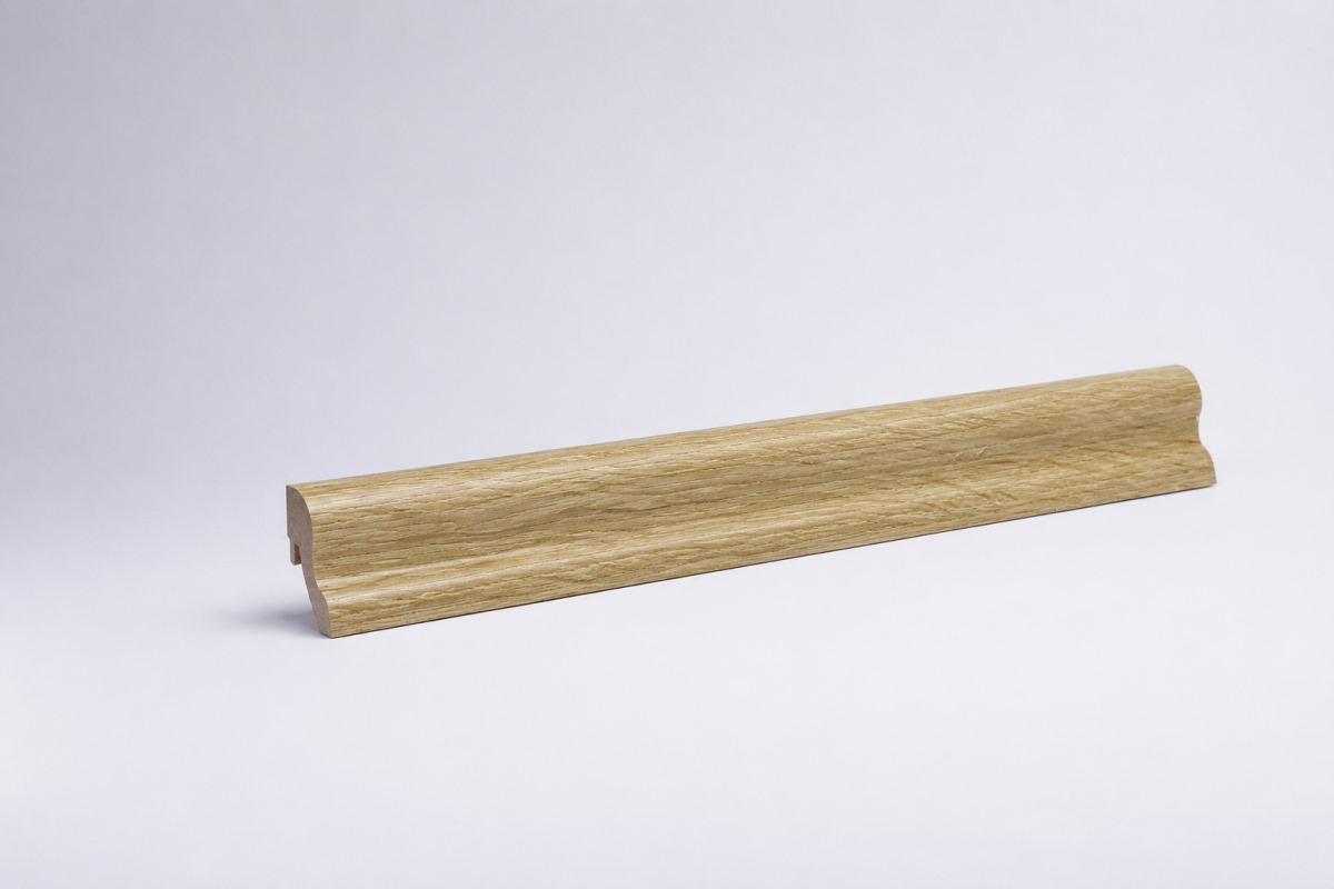 Rodapié con acabado tipo madera 40 mm, roble blanqueado blanco
