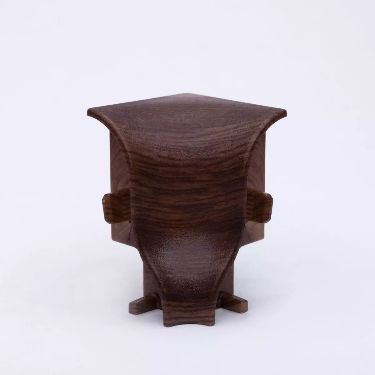 Innenecke Nussbaum geprägt