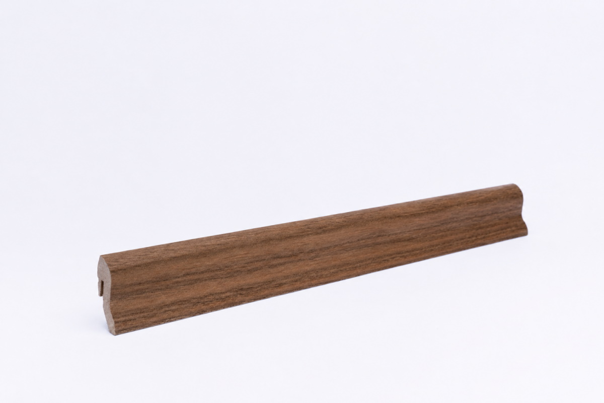 Rodapié enchapado 40 mm, nogal crudo