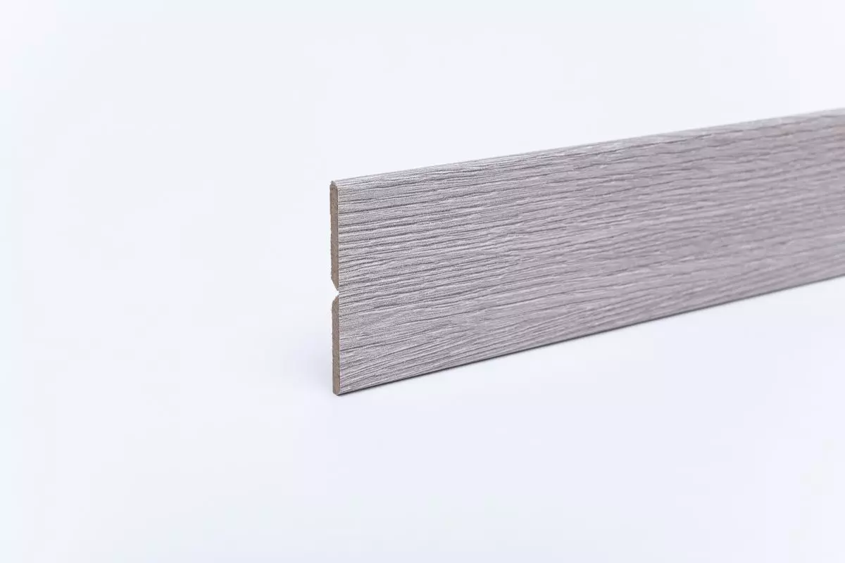 Knickleiste/Abschlusswinkel auf MDF-Träger in Holzoptik Eiche Weiß