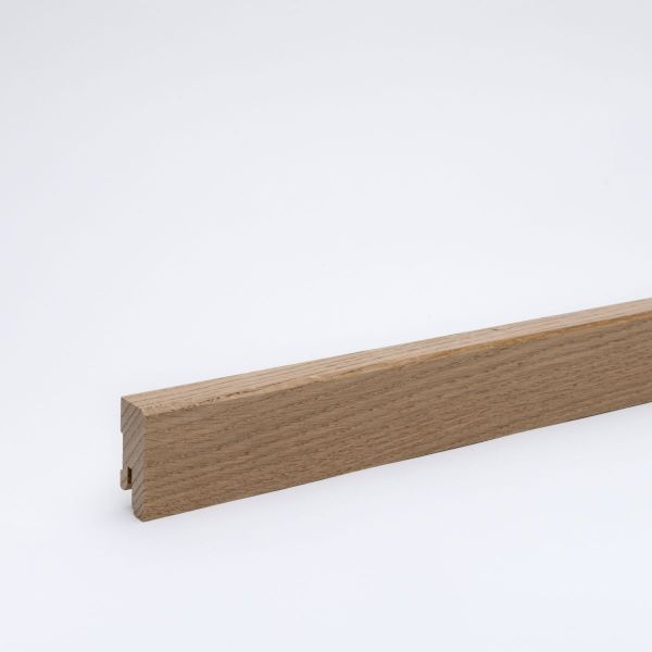 Battiscopa in legno massello 40x16mm bordo d&#039;attacco smussato - rovere laccato