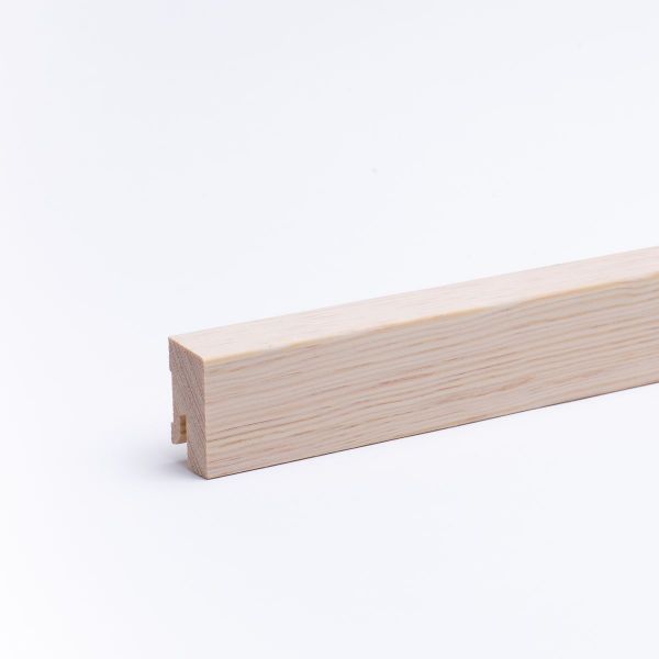 Battiscopa in legno massello con bordo anteriore bisellato pino grezzo 40 mm