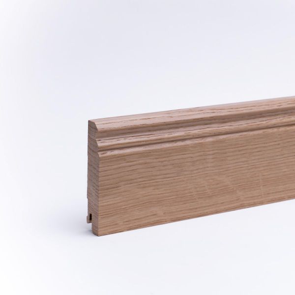 Zócalo de madera maciza 100x16mm Perfil de Berlín - roble lacado